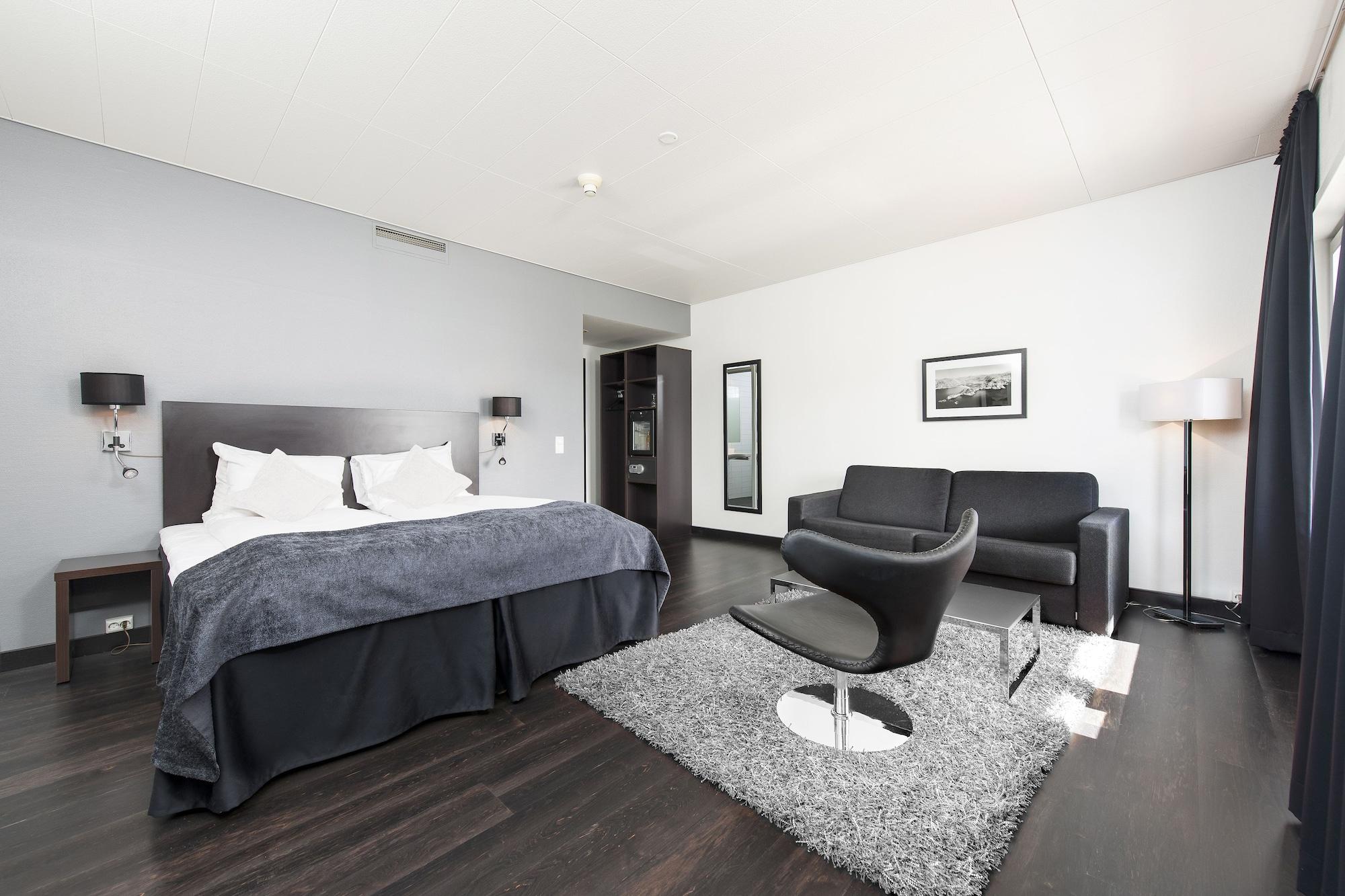 Four Monkeys Hotel Alesund Bagian luar foto