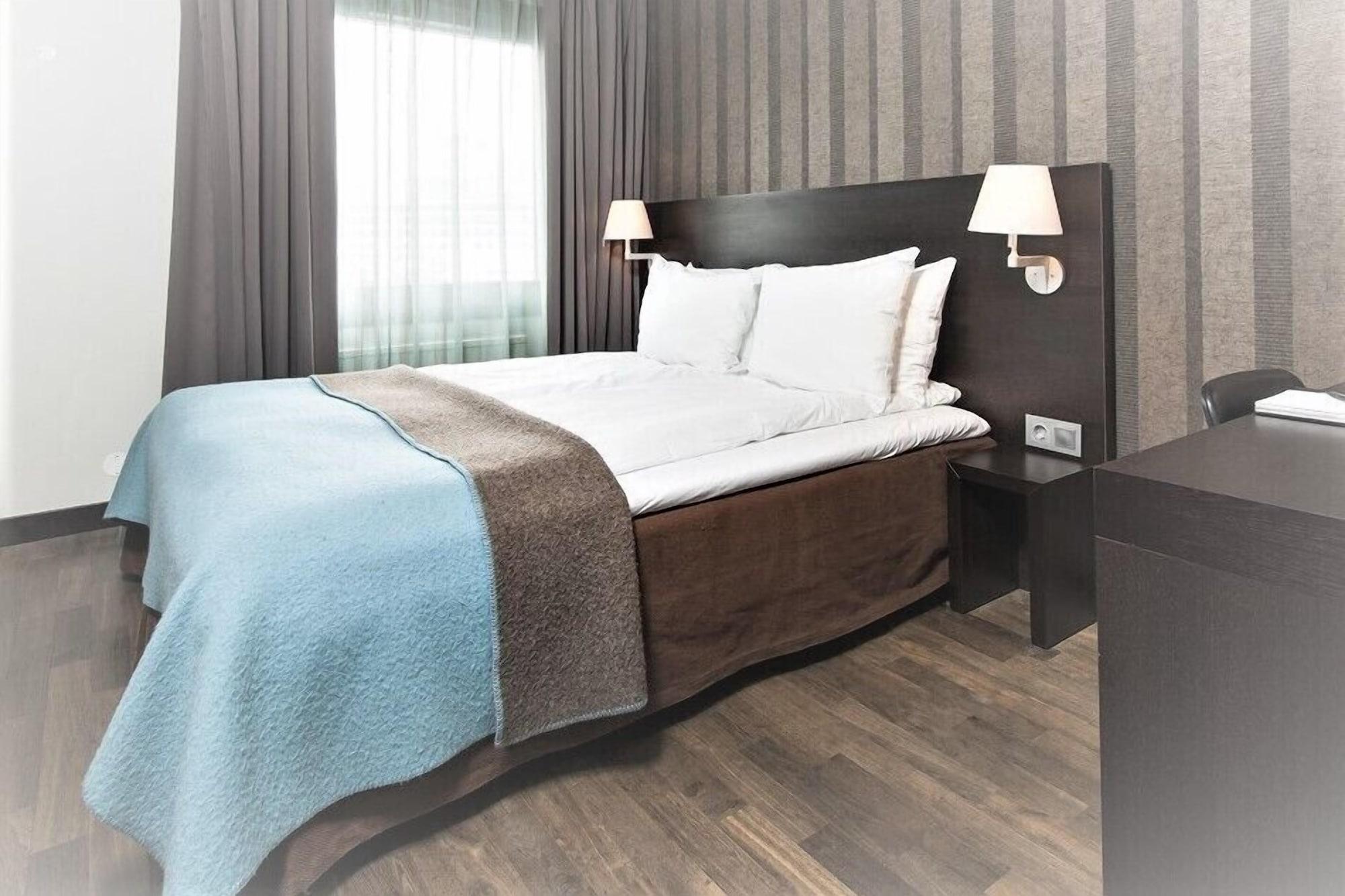 Four Monkeys Hotel Alesund Bagian luar foto