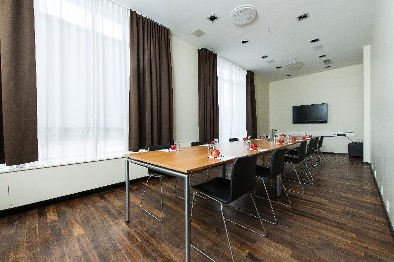 Four Monkeys Hotel Alesund Bagian luar foto
