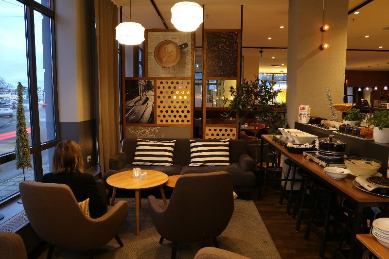 Four Monkeys Hotel Alesund Bagian luar foto
