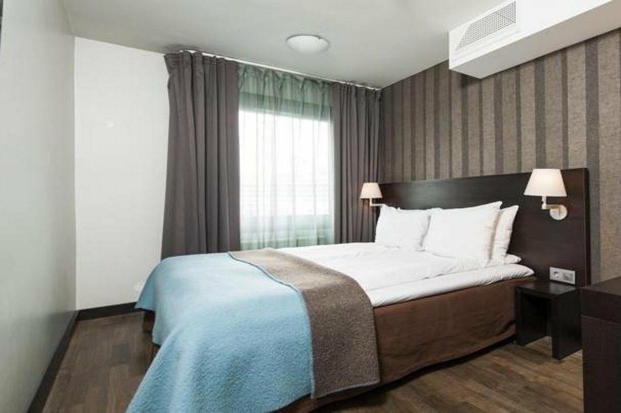 Four Monkeys Hotel Alesund Bagian luar foto