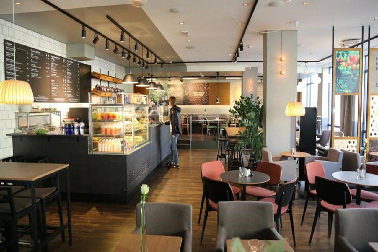 Four Monkeys Hotel Alesund Bagian luar foto